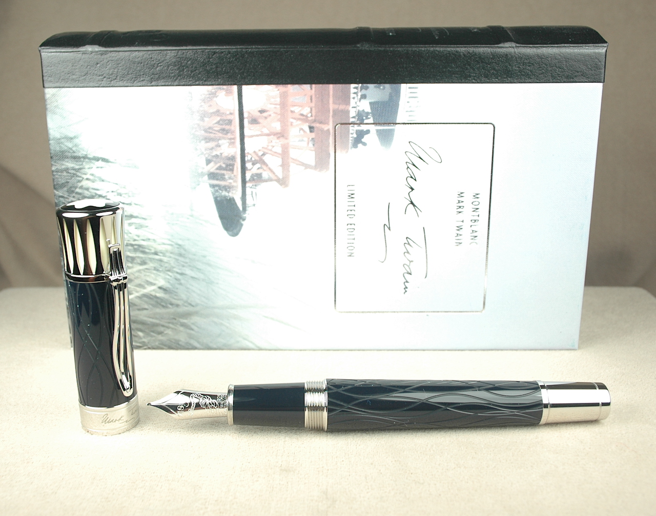 Pre-Owned Pens: 6612: Mont Blanc: Mark Twain